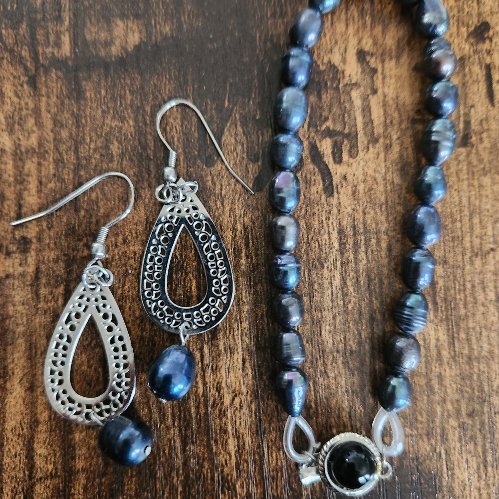 Elegant Silver and Gray Pearl Jewelry Set